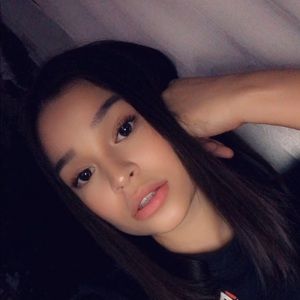 Meet your Posher, Alyssa